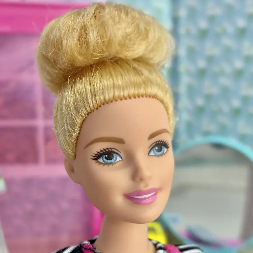 Barbie You Can Be Anything Coffee Shop Barista Doll Curvy Blonde Bun Millie Face